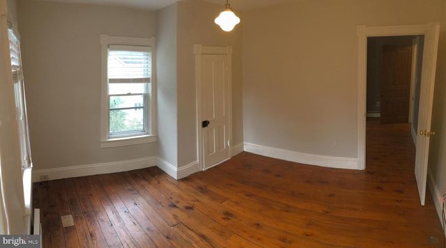 433 EASTON RD, Riegelsville, PA 18077