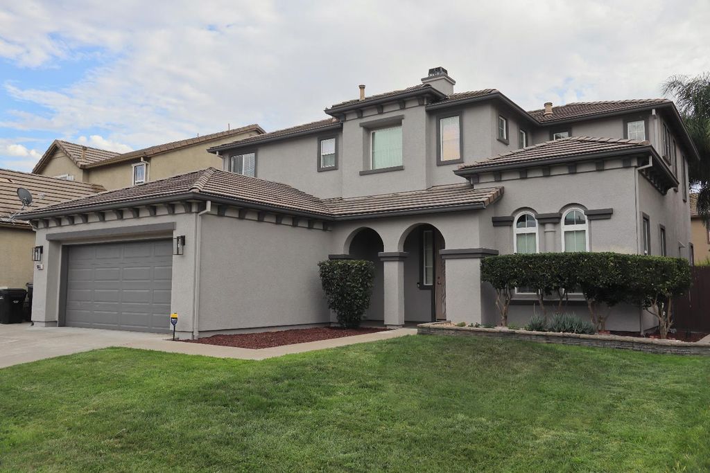 9865 Fall Valley Way, Sacramento, CA 95829