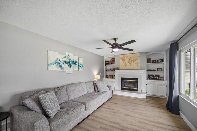 1032 S 50th Place, West Des Moines, IA 50265