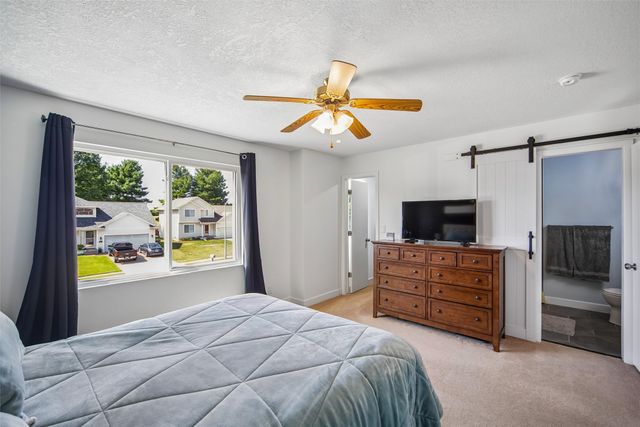 1032 S 50th Place, West Des Moines, IA 50265
