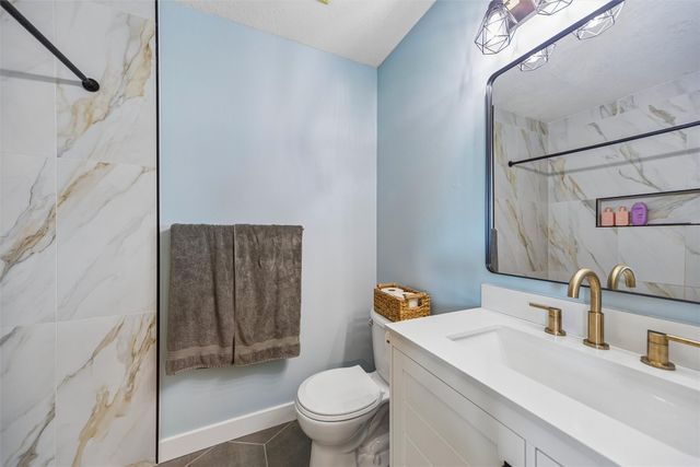 1032 S 50th Place, West Des Moines, IA 50265