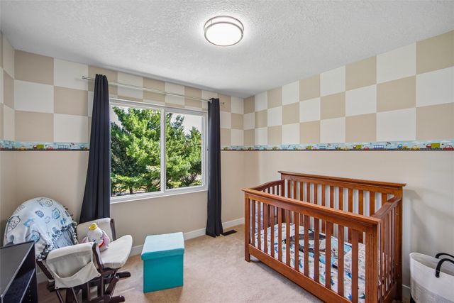 1032 S 50th Place, West Des Moines, IA 50265
