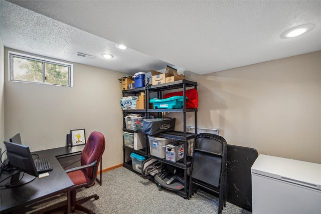 1032 S 50th Place, West Des Moines, IA 50265