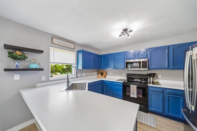 1032 S 50th Place, West Des Moines, IA 50265