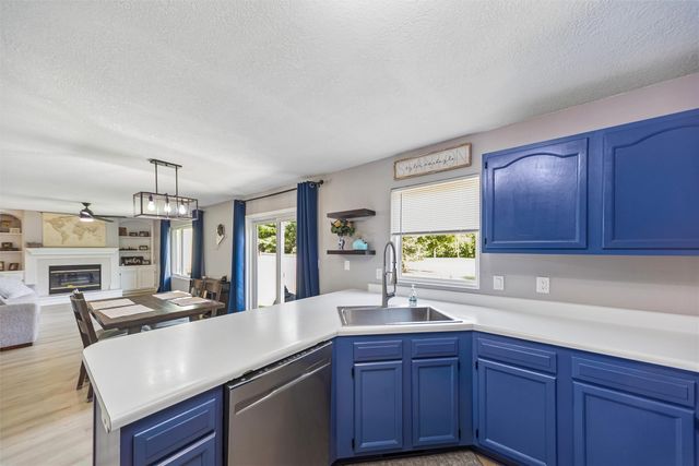 1032 S 50th Place, West Des Moines, IA 50265
