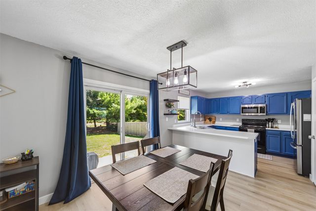 1032 S 50th Place, West Des Moines, IA 50265