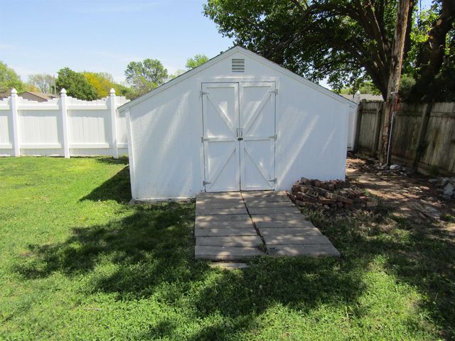 2605 Robin Rd., Salina, KS 67401