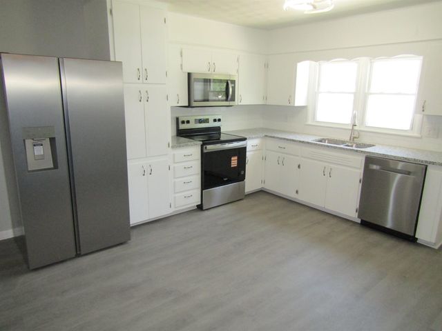 2605 Robin Rd., Salina, KS 67401