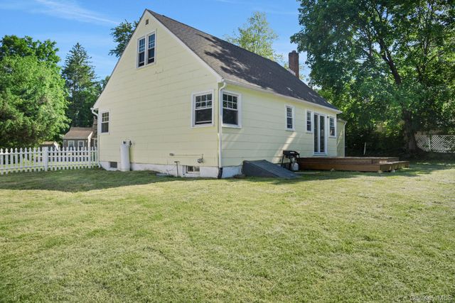 45 Sheraton Drive, Poughkeepsie, NY 12601