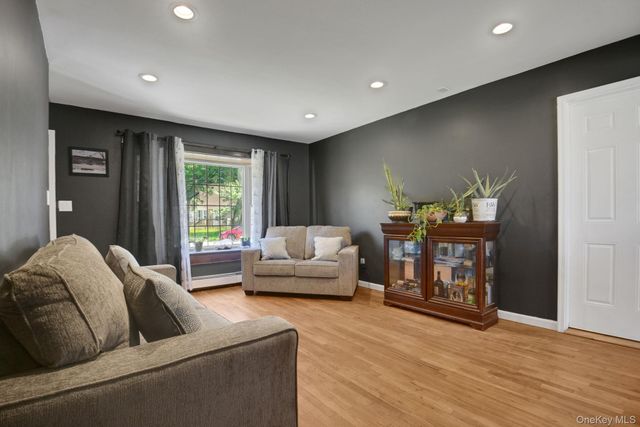 45 Sheraton Drive, Poughkeepsie, NY 12601