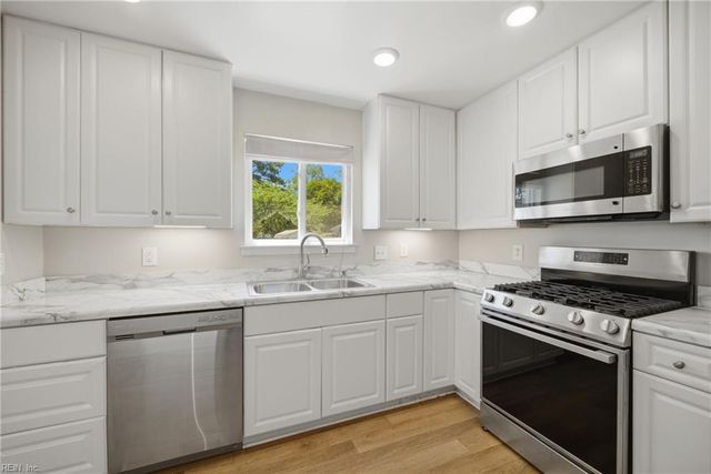4945 Blackfoot CRES, Virginia Beach, VA 23462