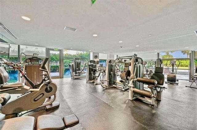 5875 COLLINS Avenue 1606, Miami Beach, FL 33140