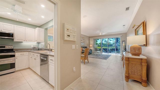 3410 CHELMSFORD COURT 3, Sarasota, FL 34235