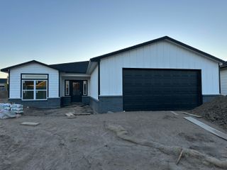 4304 N Sunny Ct, Wichita, KS 67205