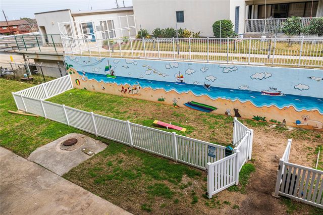 7820 Seawall Boulevard 105, Galveston, TX 77551