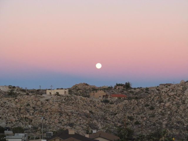 56948 Plaza Del Amigo, Yucca Valley, CA 92284