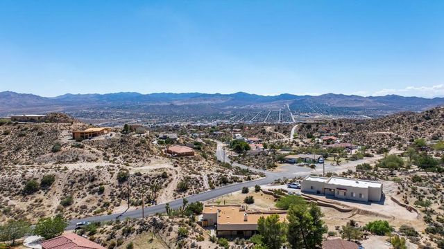 56948 Plaza Del Amigo, Yucca Valley, CA 92284
