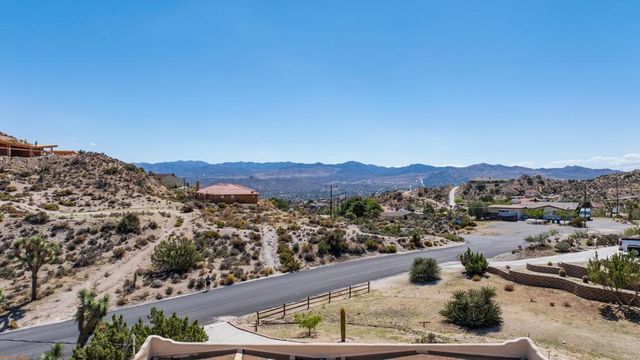 56948 Plaza Del Amigo, Yucca Valley, CA 92284