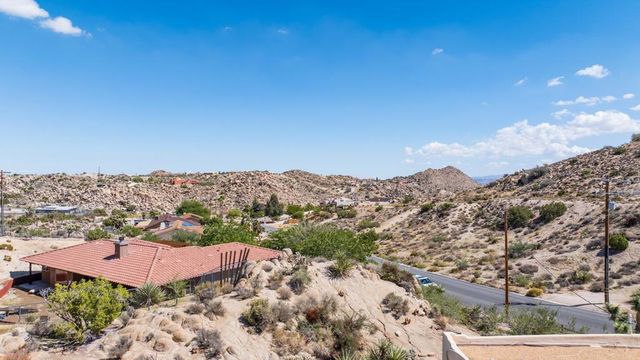 56948 Plaza Del Amigo, Yucca Valley, CA 92284