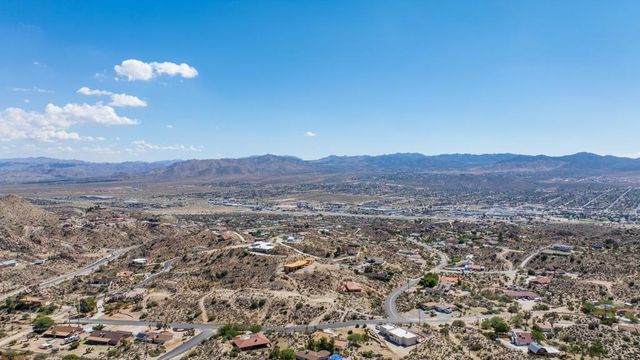 56948 Plaza Del Amigo, Yucca Valley, CA 92284