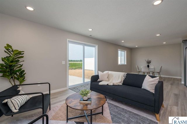 3205 Scotch Lane, Mankato, MN 56001