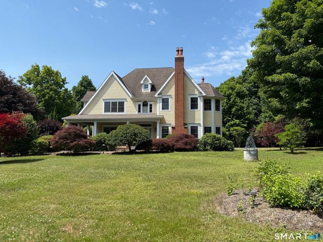 2 Ventres Way, Burlington, CT 06013