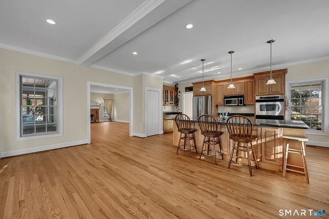 2 Ventres Way, Burlington, CT 06013