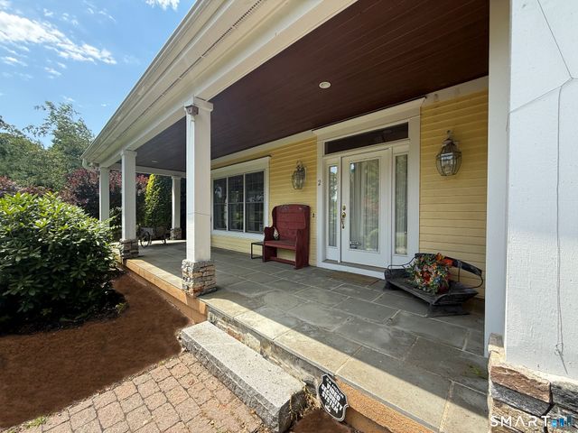 2 Ventres Way, Burlington, CT 06013