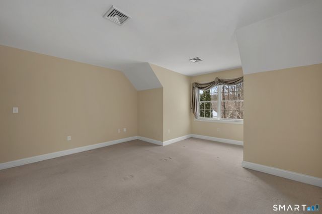 2 Ventres Way, Burlington, CT 06013
