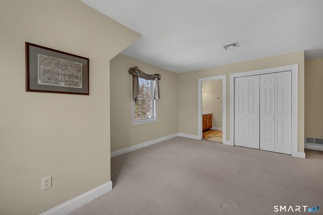 2 Ventres Way, Burlington, CT 06013