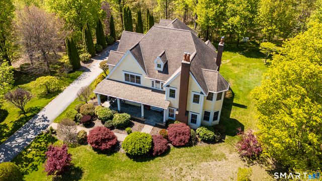 2 Ventres Way, Burlington, CT 06013