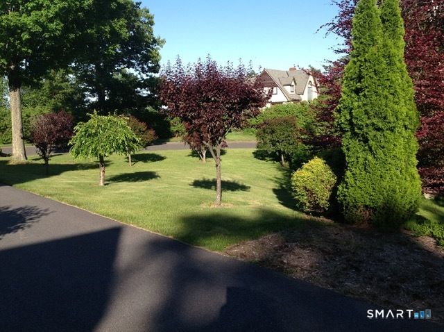 2 Ventres Way, Burlington, CT 06013