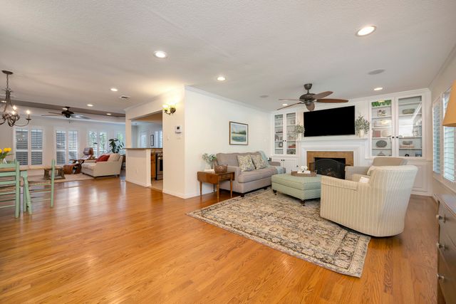 6371 Greenway Road, Fort Worth, TX 76116