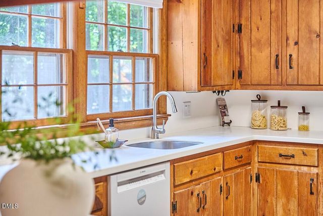 2152 Lakeshore Court, Chapel Hill, NC 27514