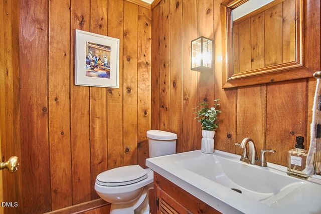2152 Lakeshore Court, Chapel Hill, NC 27514
