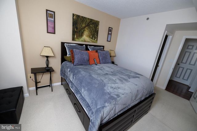 24 COURTHOUSE SQUARE 1007 (PH7), Rockville, MD 20850