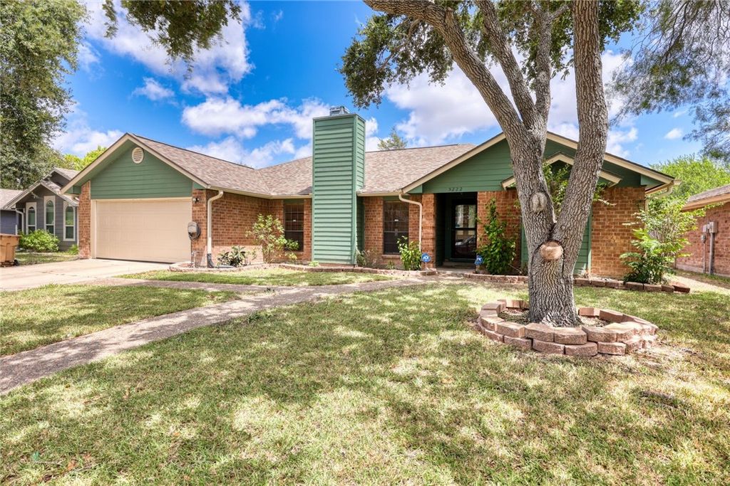 5222 Edinburg Cir, Corpus Christi, TX 78413 — photo 2