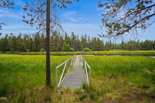 55915 Wood Duck Drive, Bend, OR 97707