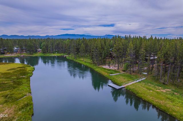 55915 Wood Duck Drive, Bend, OR 97707