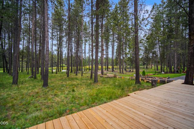 55915 Wood Duck Drive, Bend, OR 97707