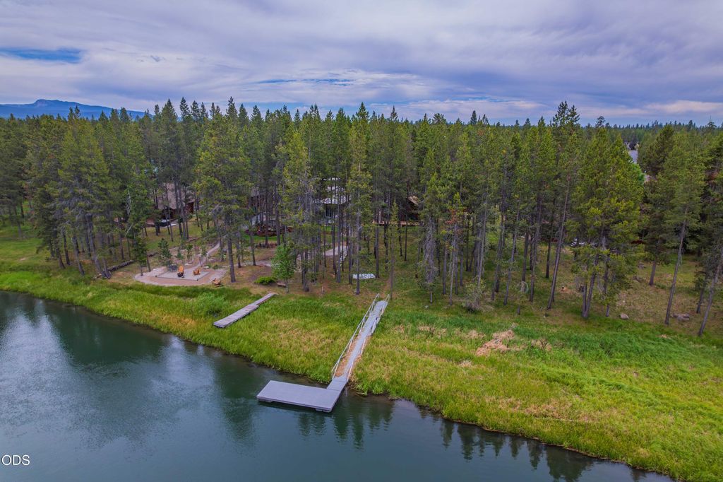 55915 Wood Duck Drive, Bend, OR 97707