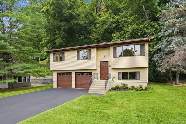 107 Sutton Park Road, Poughkeepsie, NY 12603
