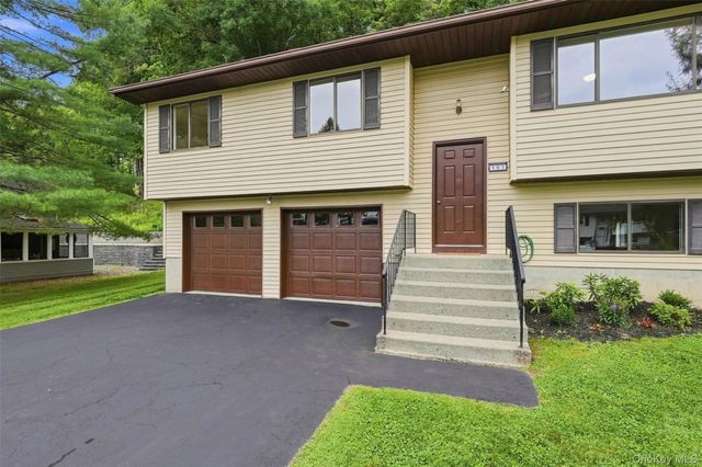107 Sutton Park Road, Poughkeepsie, NY 12603