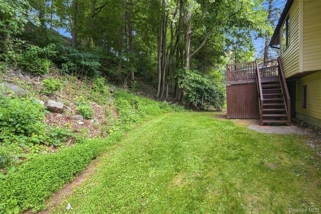 107 Sutton Park Road, Poughkeepsie, NY 12603