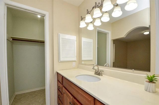 10119 Leawood, Houston, TX 77099