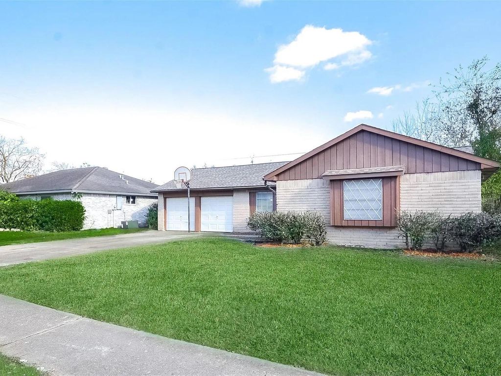 10119 Leawood, Houston, TX 77099