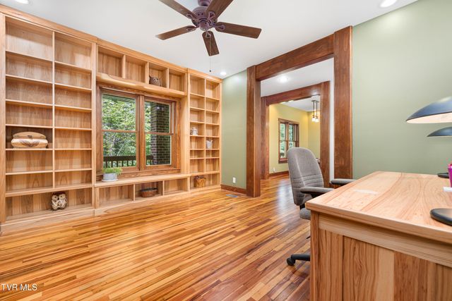 117 Toms Creek Drive, Roan Mountain, TN 37687