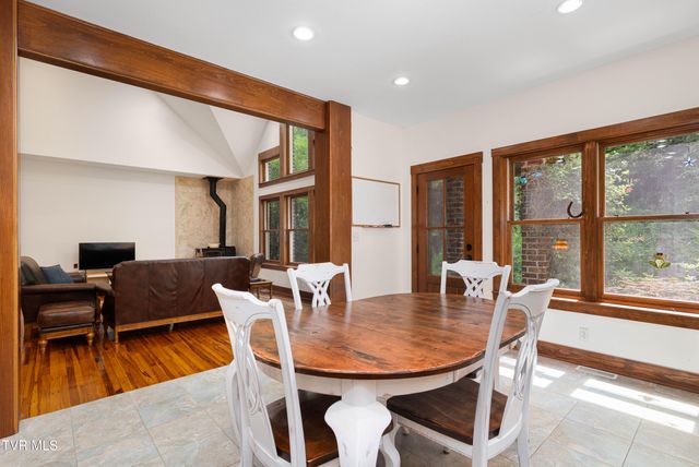 117 Toms Creek Drive, Roan Mountain, TN 37687