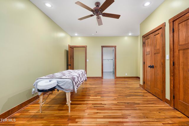 117 Toms Creek Drive, Roan Mountain, TN 37687