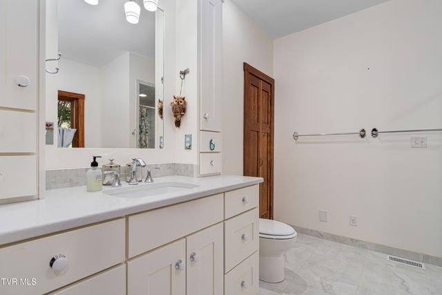 117 Toms Creek Drive, Roan Mountain, TN 37687